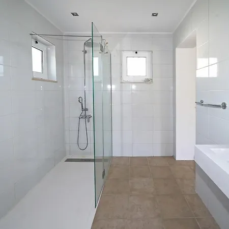 Pinheiro Manso Villa